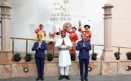 Taj Mahal, New Delhi Marks Independence Day with ‘Many Voices, One Taj’ Tribute to India’s Cultural Diversity and Inclusive Hospitality